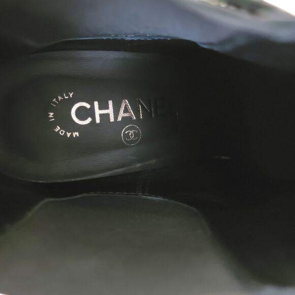 Chanel Interlocking CC Logo Black Leather Turnlock Ankle Boots Heeled 10.5 41 - Picture 8 of 12
